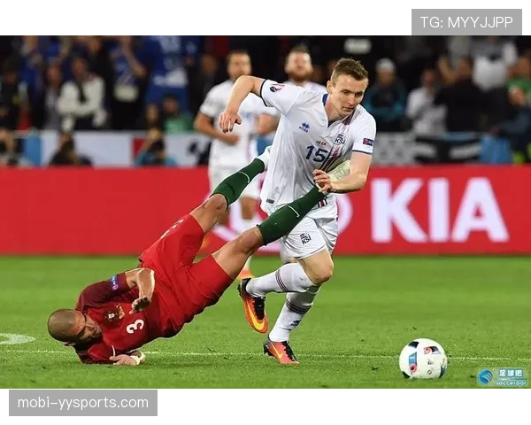 冰岛中场拼抢积极 西于尔兹松虽年长但定位球威胁依然存在